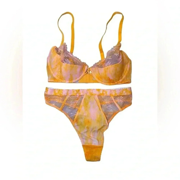 NEW Savage x Fenty Plunge Half Cup Lace Bra And Matching Panties Peach Orange - Picture 1 of 16